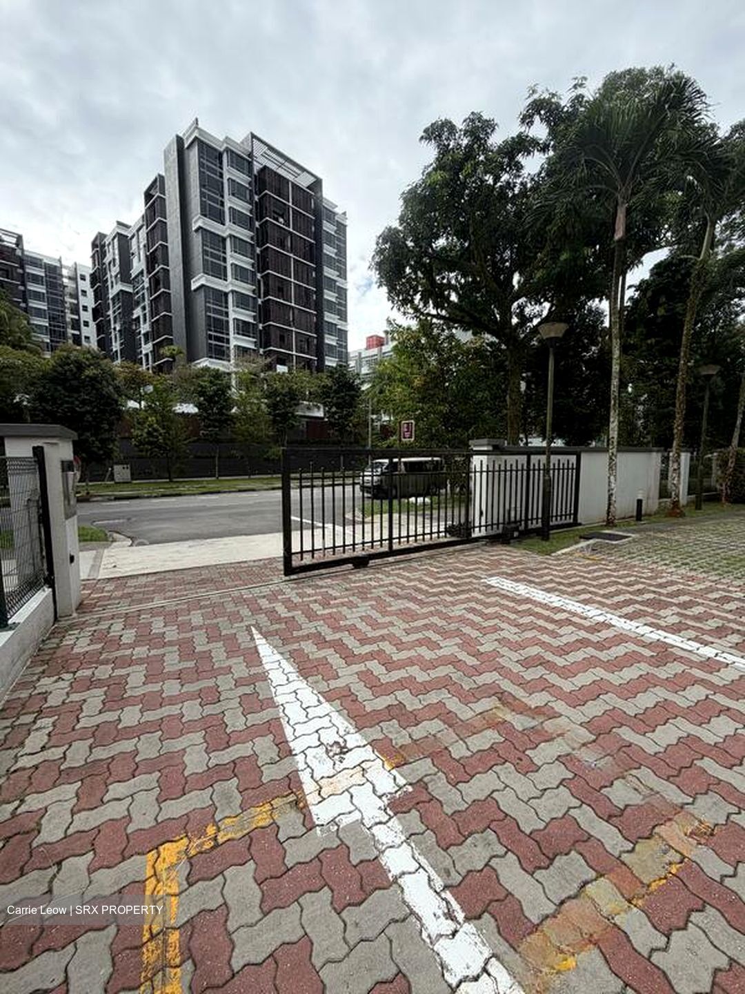 Hillview Apartments (D23), Apartment #503665481